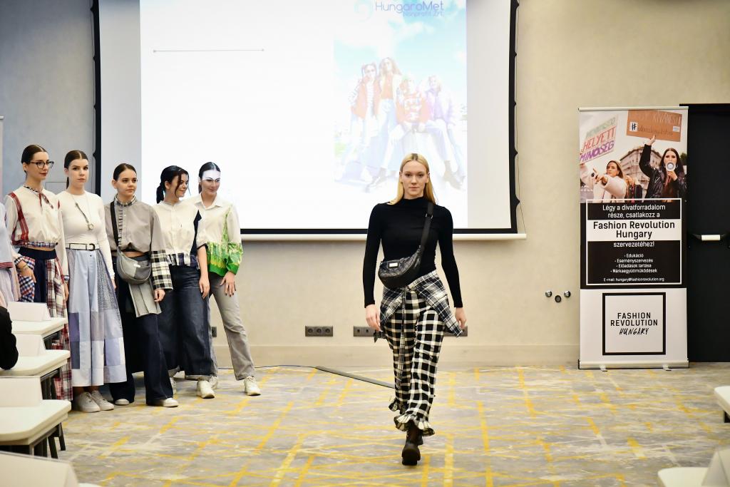 Divatbemutató - Keresd a jelet! ökocímkeverseny - 2025